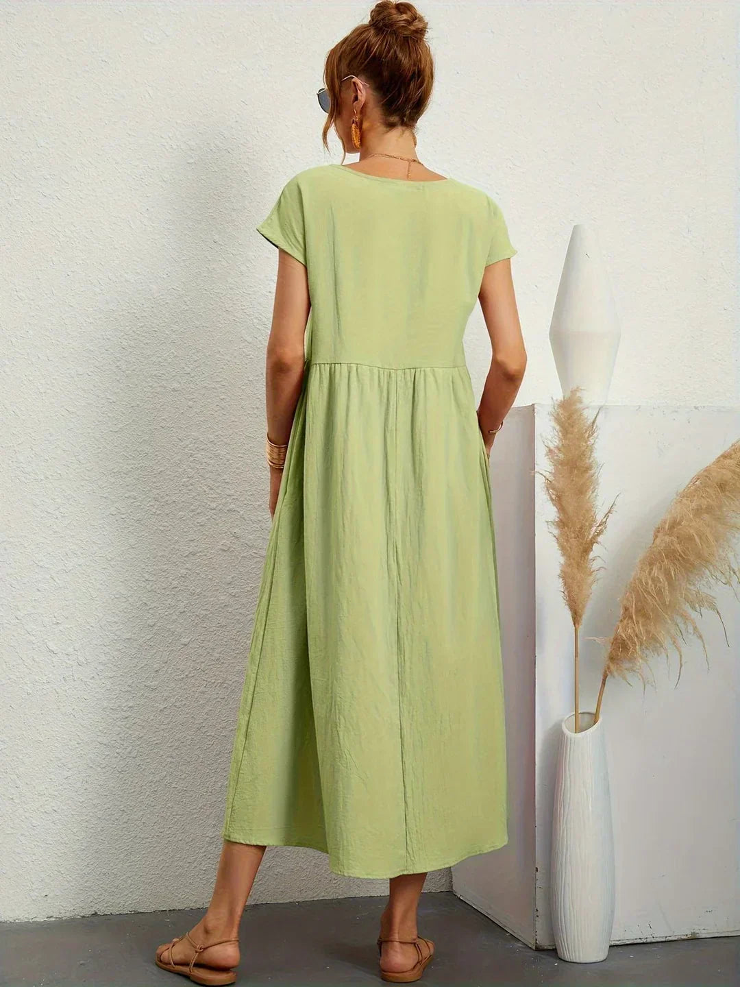 Gabrielle — Timeless Elegant Midi Dress