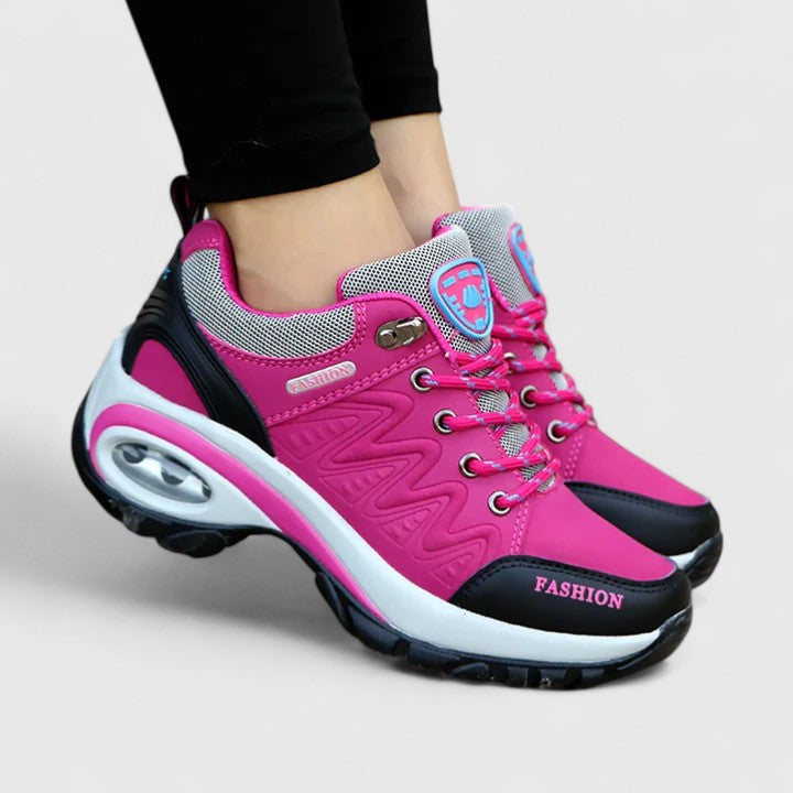 Leslie | Comfort-Focused Trainer Series