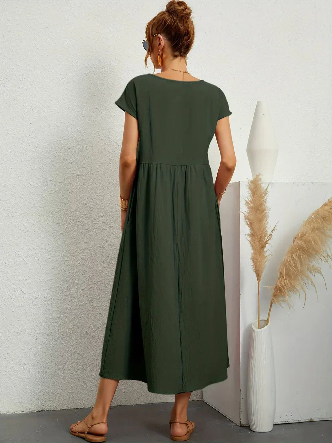 Gabrielle — Timeless Elegant Midi Dress